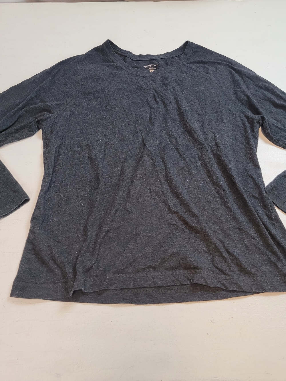 Women’s Long Sleeve Top in Dark Gray